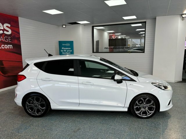 Ford Fiesta Hatchback WU19YYE White #3