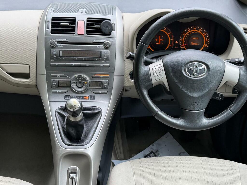 Toyota Auris Hatchback 1.6 Vvt-i T Spirit 200808 Black #3