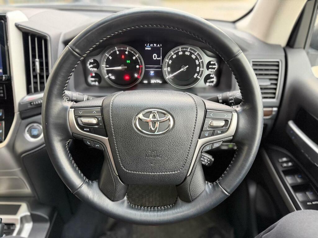Toyota Land Cruiser Amazon Suv 4.6 V8 8 Seat 201767 White #27
