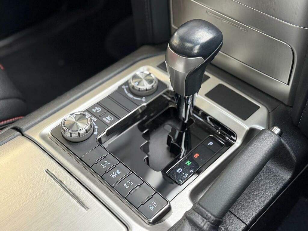 Toyota Land Cruiser Amazon Suv 4.6 V8 8 Seat 201767 White #23