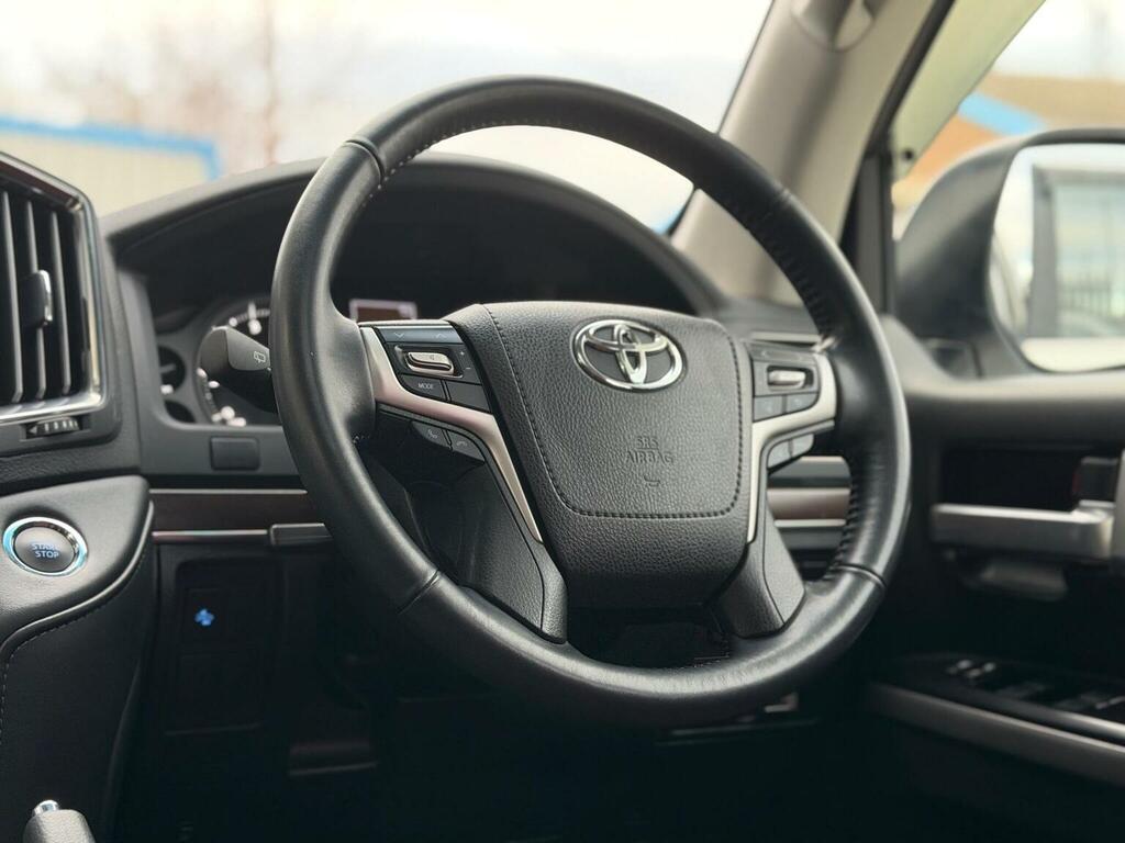 Toyota Land Cruiser Amazon Suv 4.6 V8 8 Seat 201767 White #16