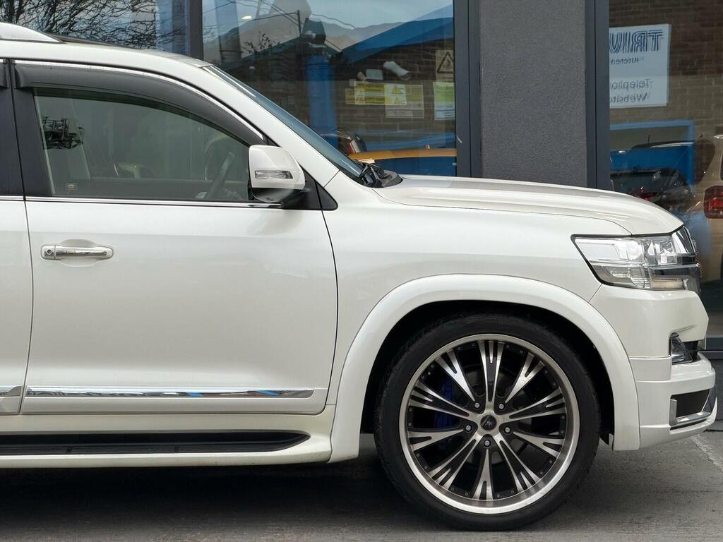 Toyota Land Cruiser Amazon Suv 4.6 V8 8 Seat 201767 White #7