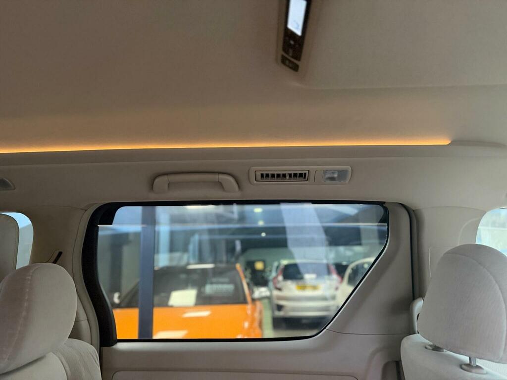 Toyota Alphard Mpv White #42