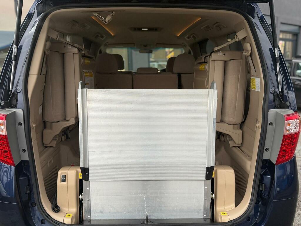 Toyota Alphard Mpv White #4