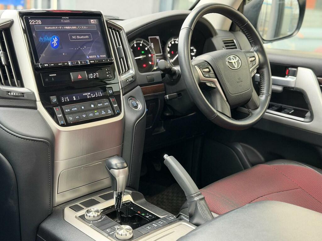 Toyota Land Cruiser Amazon Suv 4.6 V8 8 Seat 201767 White #3