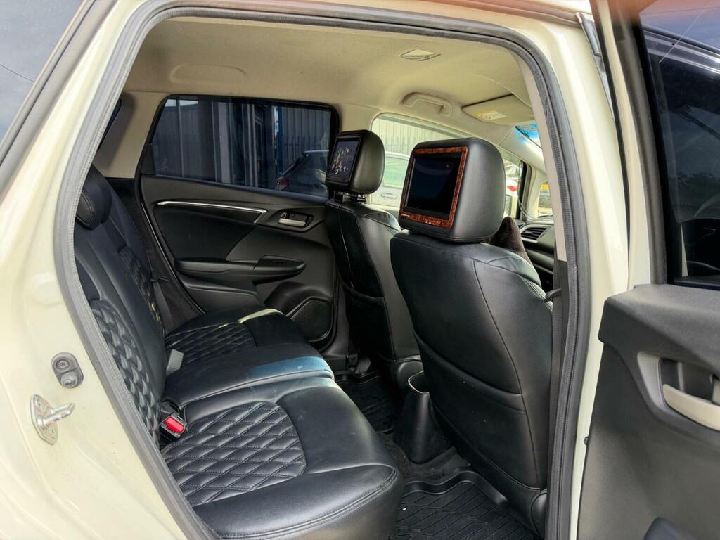Honda Fit Hatchback 201424 Silver #25
