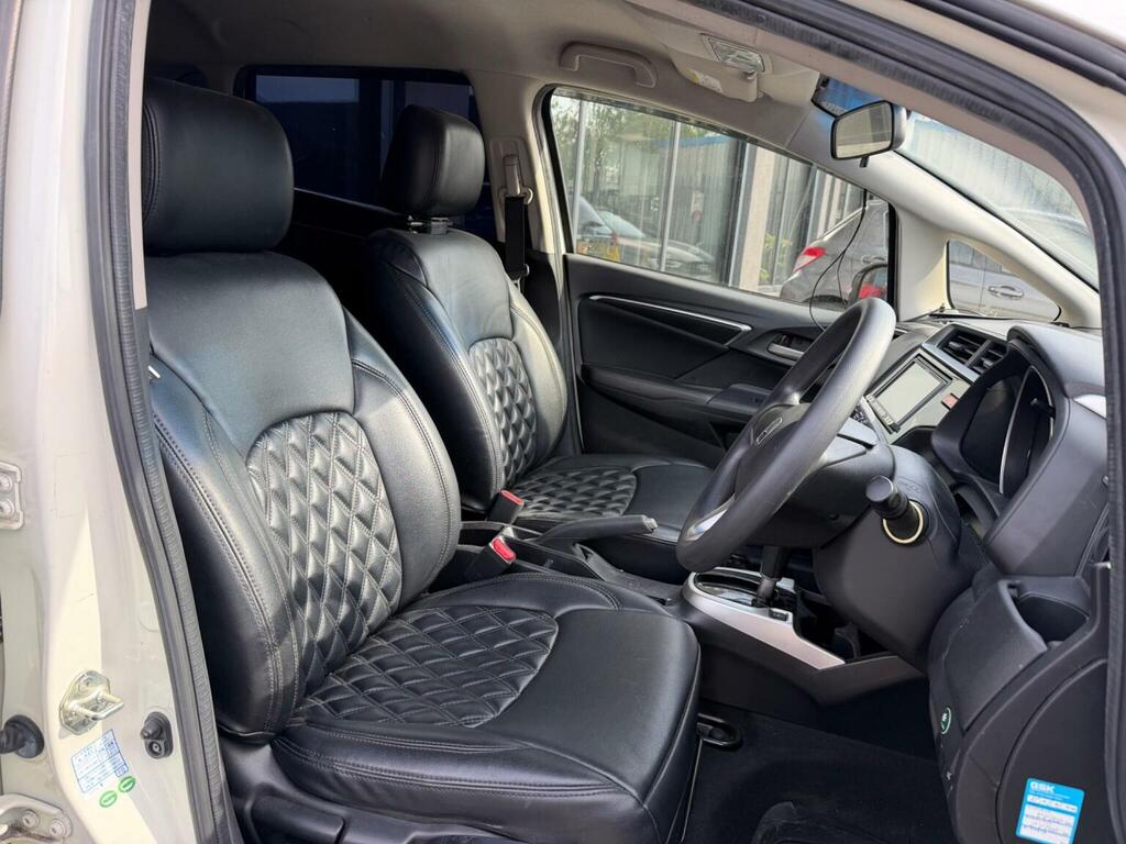 Honda Fit Hatchback 201424 Silver #16