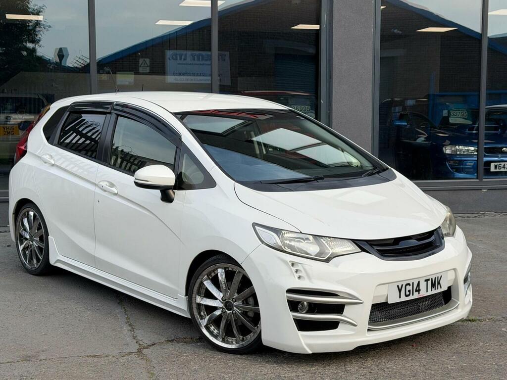 Honda Fit Hatchback 1.3 201464 White #2