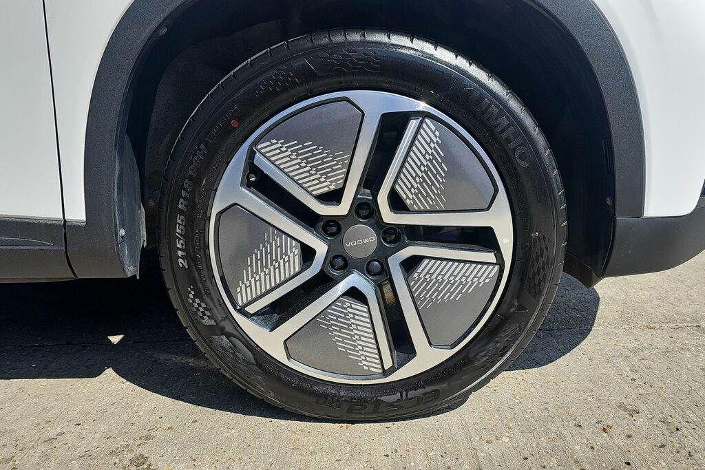 Omoda E5 61.05Kwh Noble Suv White #5