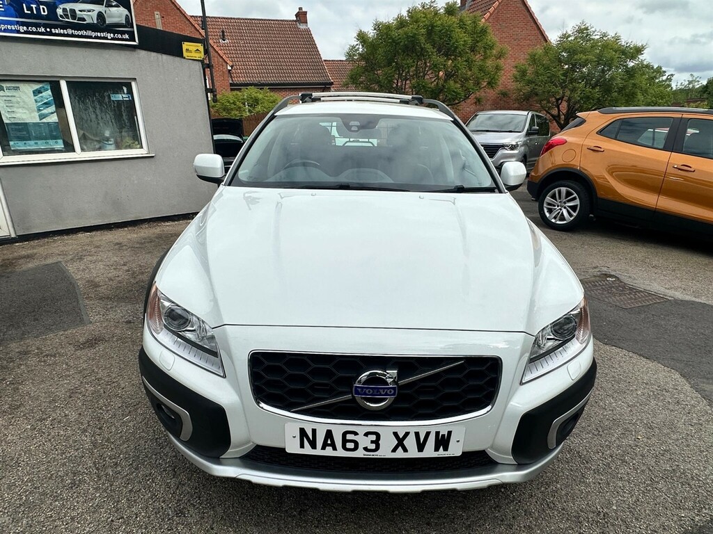 Volvo XC70 2.4 D5 Se Lux Awd Euro 5 Ss White #2