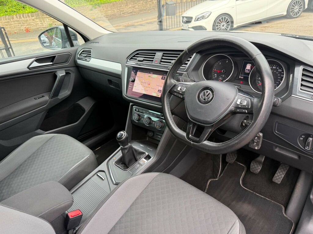 Volkswagen Tiguan 2.0 Tdi Se Navigation Euro 6 Ss EA68AYW Grey #3