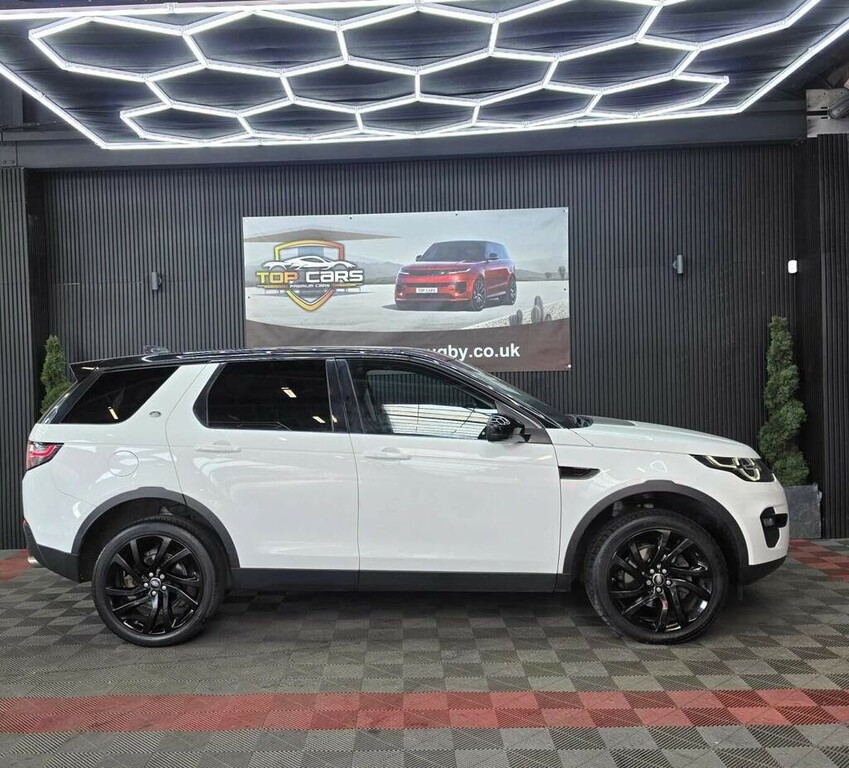 Land Rover Discovery Sport Suv 2.0 Td4 Hse Black 2017 YR67KDZ White #4