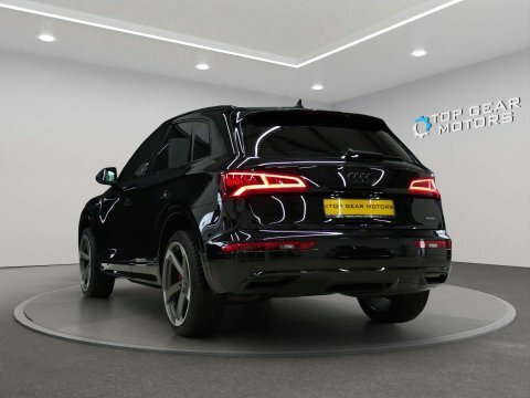 Audi Q5 2018 68 2.0 EK68YMA Black #3