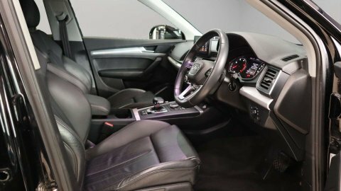Audi Q5 2018 68 2.0 EK68YMA Black #2