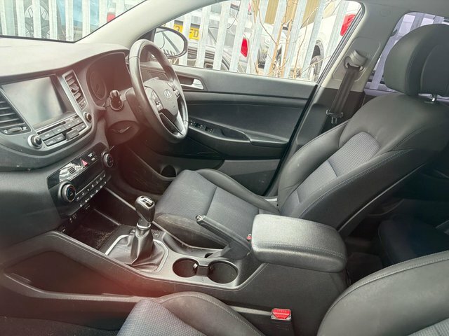 Hyundai Tucson 2018 1.7 Crdi Blue Drive Se Nav Euro 6 Ss EY18OKF Black #2