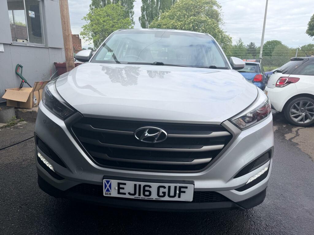 Hyundai Tucson 1.7 Crdi Blue Drive S Euro 6 Ss EJ16GUF Silver #2