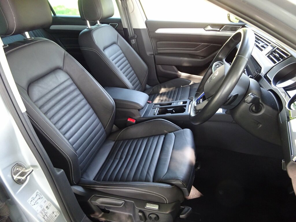 Volkswagen Passat 1.4 Tsi 13Kwh Gte Estate Plug-in Hybrid NA23FBJ Silver #2