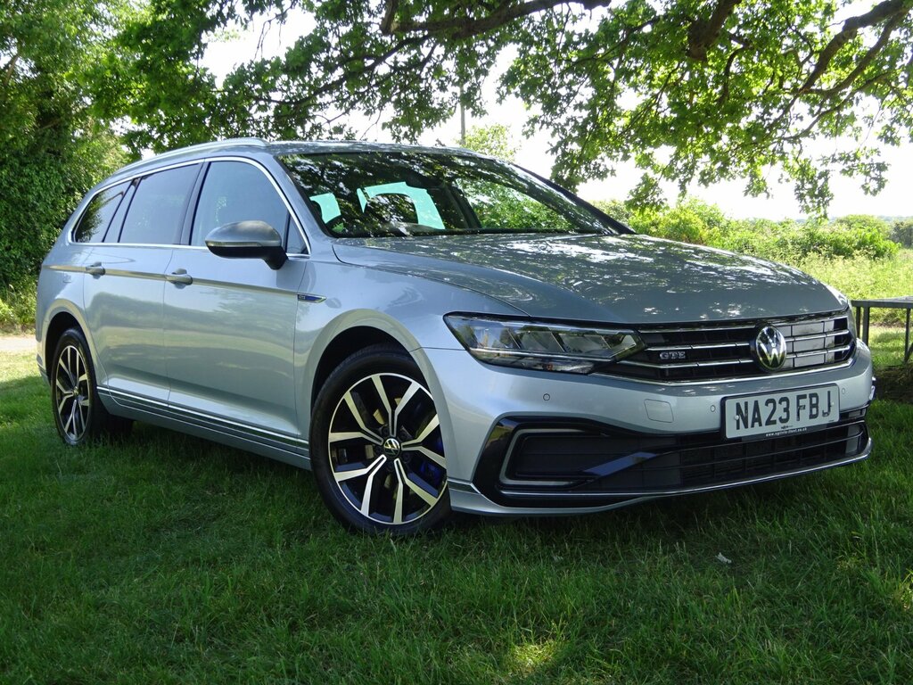 Volkswagen Passat 1.4 Tsi 13Kwh Gte Estate Plug-in Hybrid NA23FBJ Silver