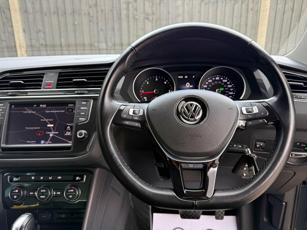 Volkswagen Tiguan 2.0 Tdi Bluemotion Tech Se Navigation Dsg Euro 6 GV17BZT Grey #5