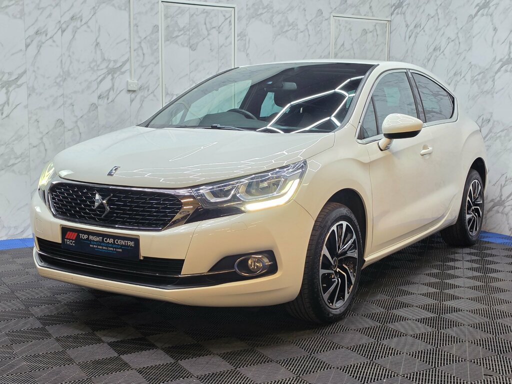 DS DS 4 1.2 Puretech Elegance Hatchback White #3