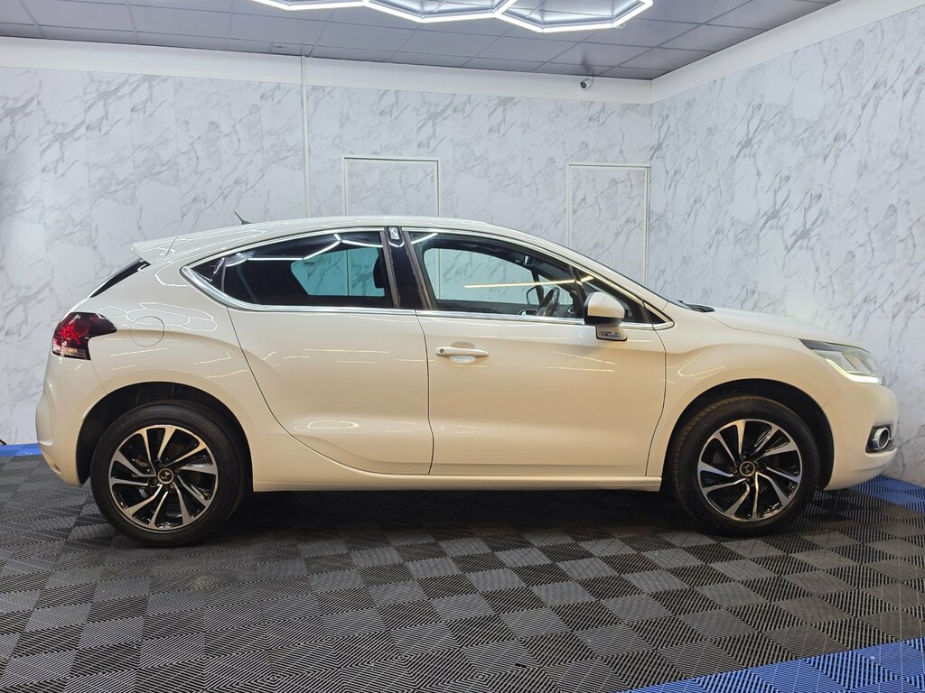 DS DS 4 1.2 Puretech Elegance Hatchback White #6