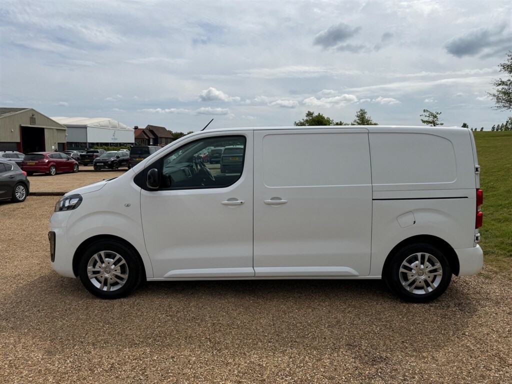 Vauxhall Vivaro 1.5 Turbo D 2700 Sportive L1 H1 Euro 6 Ss VO71HYX White #4