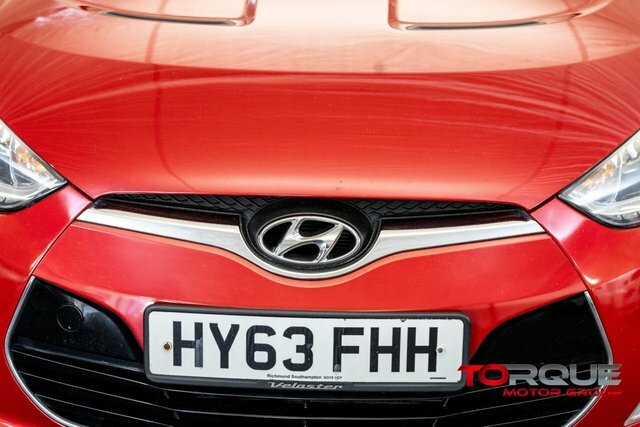 Hyundai Veloster 1.6 Gdi Sport Hatchback Euro 5 Red #3