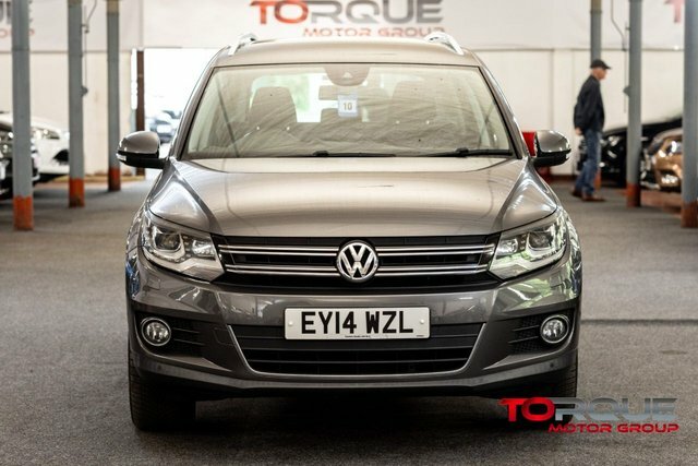 Volkswagen Tiguan 2.0 Tdi Bluemotion Tech Match Suv Dsg 4 EY14WZL Grey #2