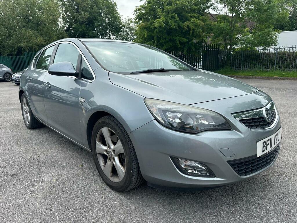 Vauxhall Astra Hatchback 1.7 Cdti Sri Euro 5 201111 BF11YZU Silver #2