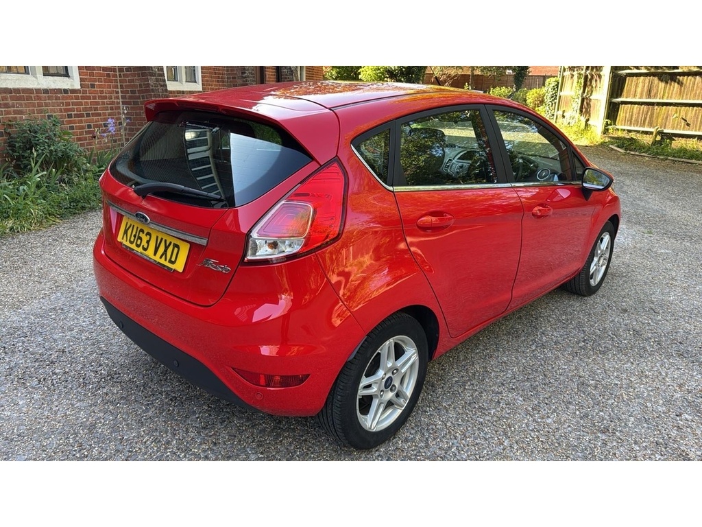 Ford Fiesta 1.25 Zetec Hatchback Euro 5 82 KU63VXD Red #2