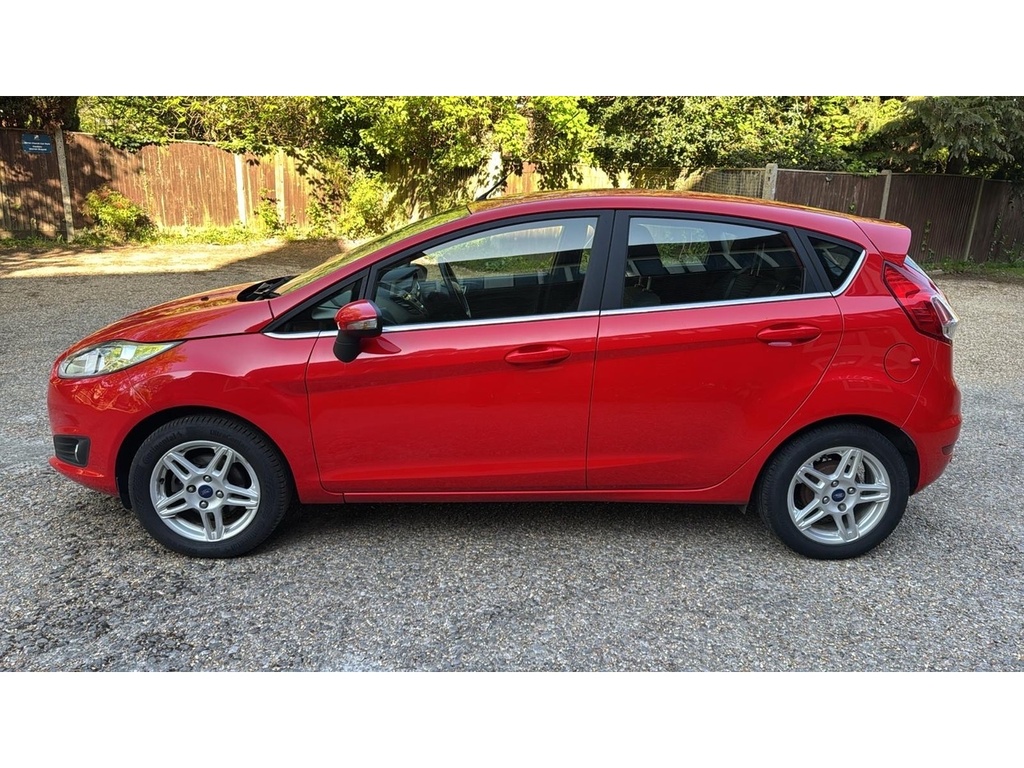 Ford Fiesta 1.25 Zetec Hatchback Euro 5 82 KU63VXD Red #5