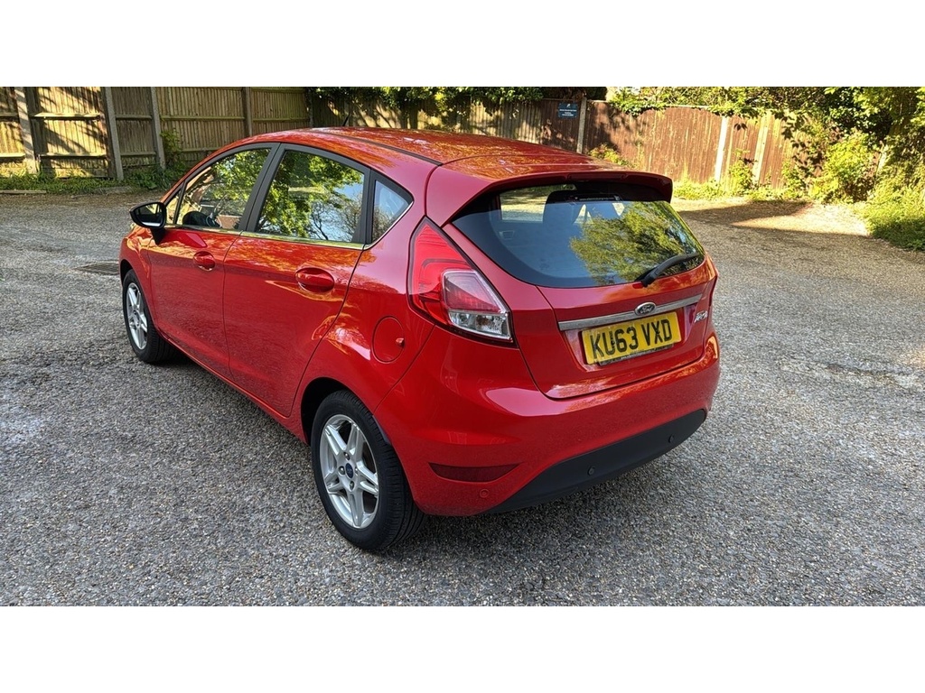 Ford Fiesta 1.25 Zetec Hatchback Euro 5 82 KU63VXD Red #3
