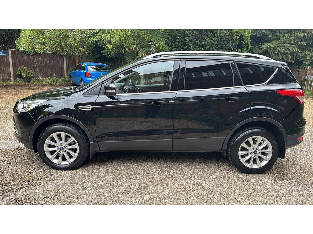Ford Kuga 2.0 Tdci Titanium Suv Awd Euro 6 RX66TZA Black #5