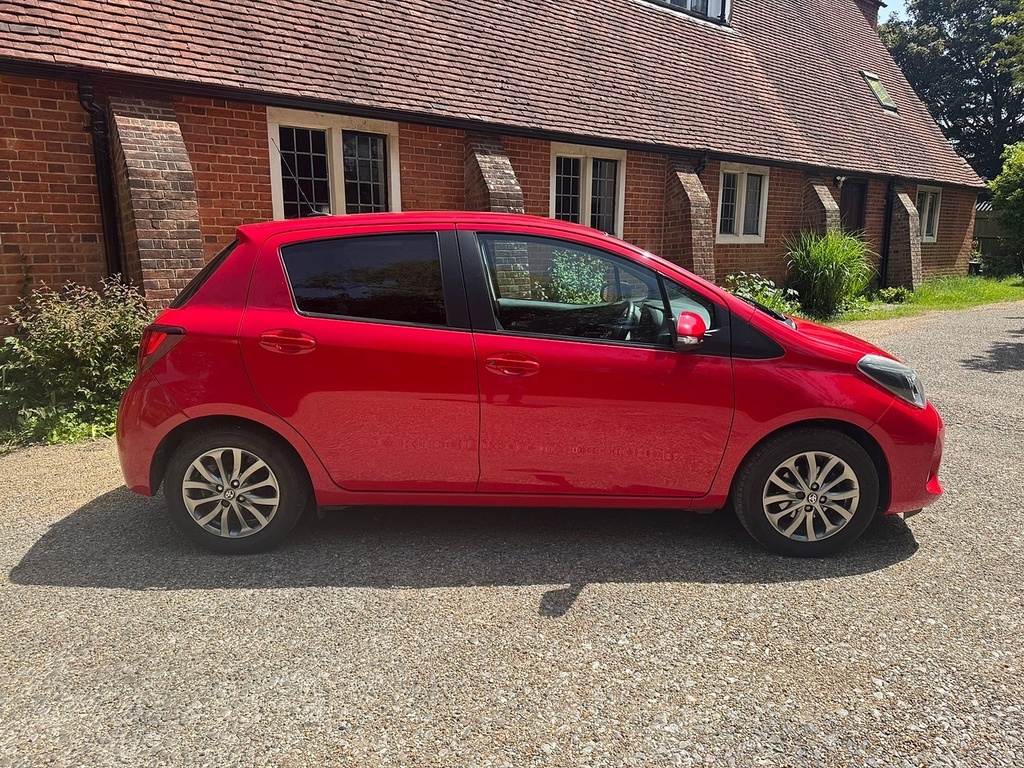 Toyota Yaris 1.33 Dual Vvt-i Icon Hatchback E FJ17ZRX Red #5