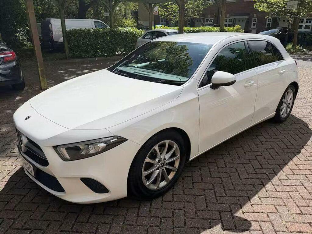 Mercedes-Benz A Class 1.5 A180d Sport 7G-dct Euro 6 Ss SM68RUO White #2