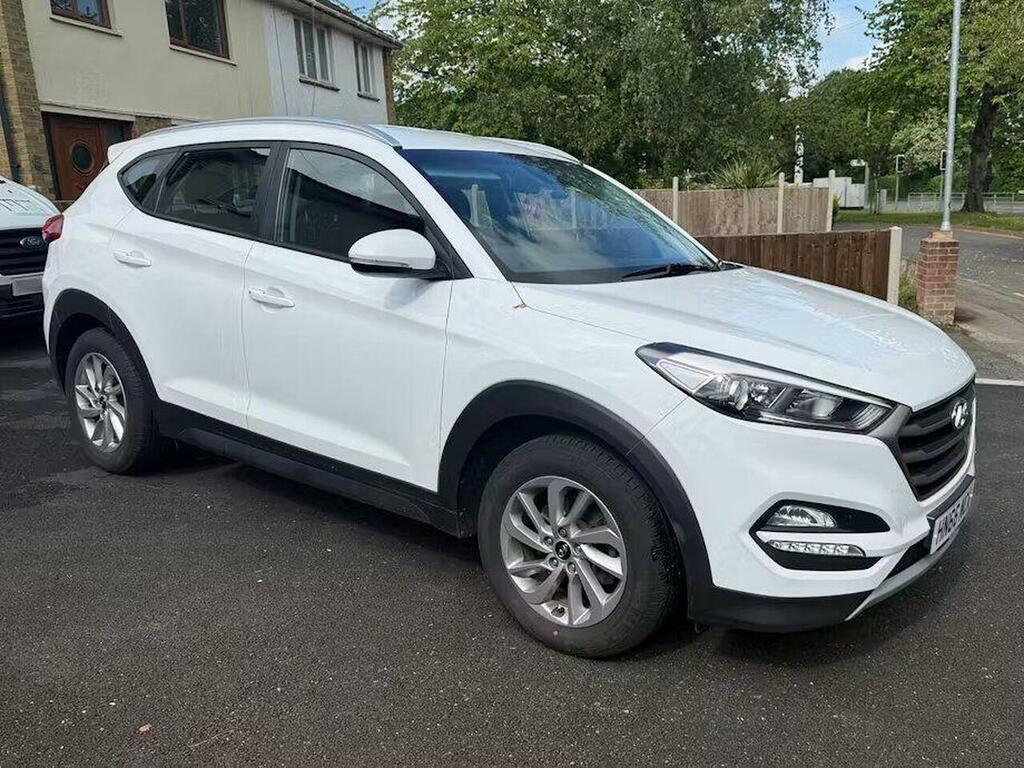 Hyundai Tucson 1.7 Crdi Blue Drive Se Nav Dct Euro 6 Ss White