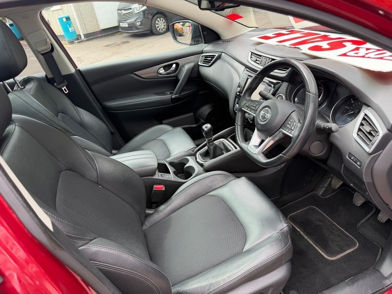 Nissan Qashqai Dci Tekna SB67ZJV Red #5