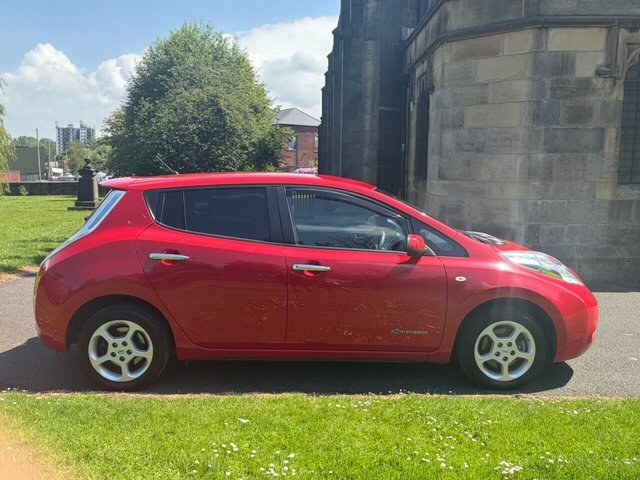 Nissan Leaf 24Kwh Acenta Hatchback 107 Bhp FG15NUU Red #3