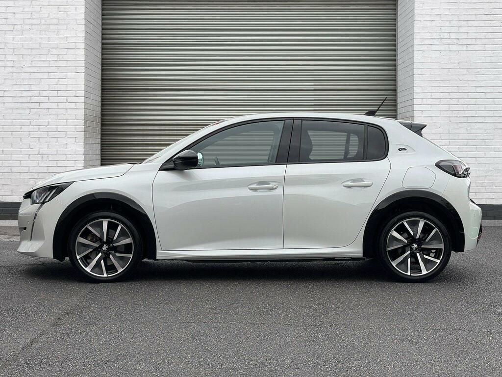 Peugeot e-208 50Kwh Gt Line LF70RXO White #2