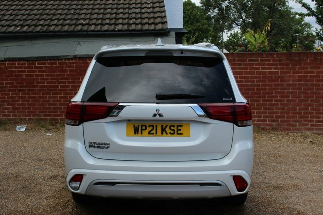 Mitsubishi Outlander Twinmotor 13.8Kwh Exceed Suv WP21KSE White #6