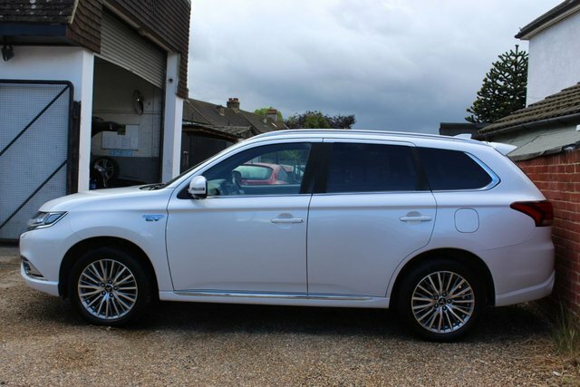Mitsubishi Outlander Twinmotor 13.8Kwh Exceed Suv WP21KSE White #5