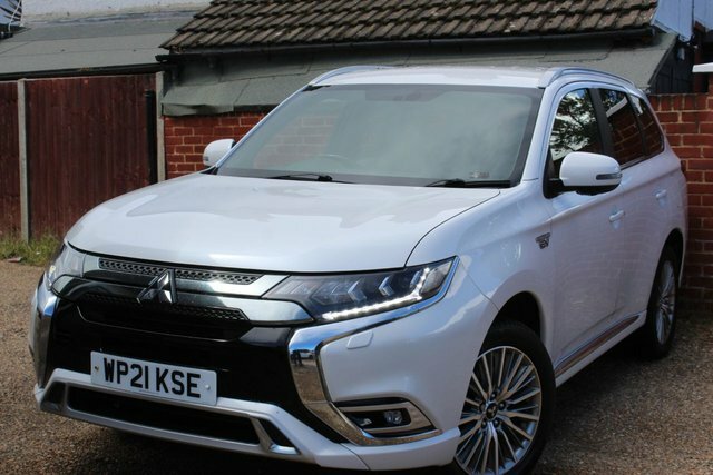 Mitsubishi Outlander Twinmotor 13.8Kwh Exceed Suv WP21KSE White #2