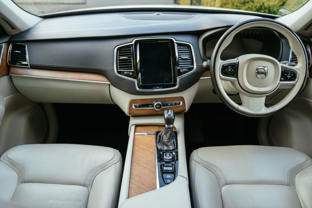 Volvo XC90 2L Inscription White #2