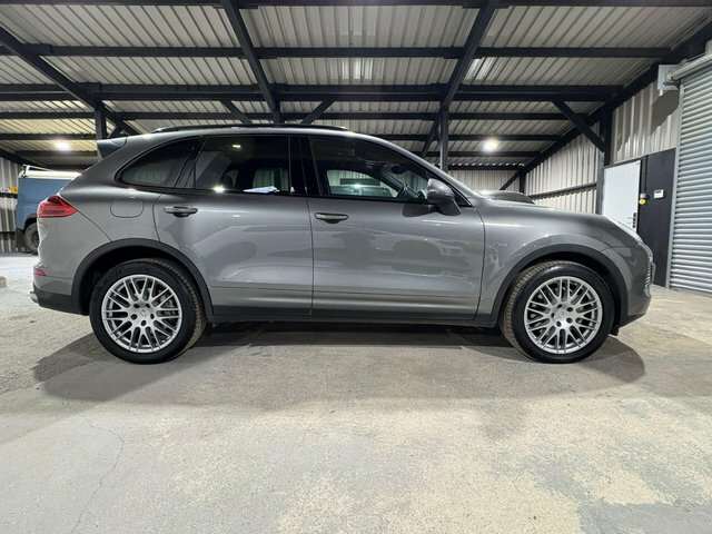 Porsche Cayenne 4.2 Td V8 S Tiptronics 4Wd Euro 6 S S RE17BCZ Grey #2