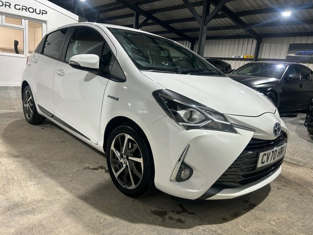 Toyota Yaris 1.5 Vvt-h Y20 Bi-tone E-cvt Euro 6 S S White