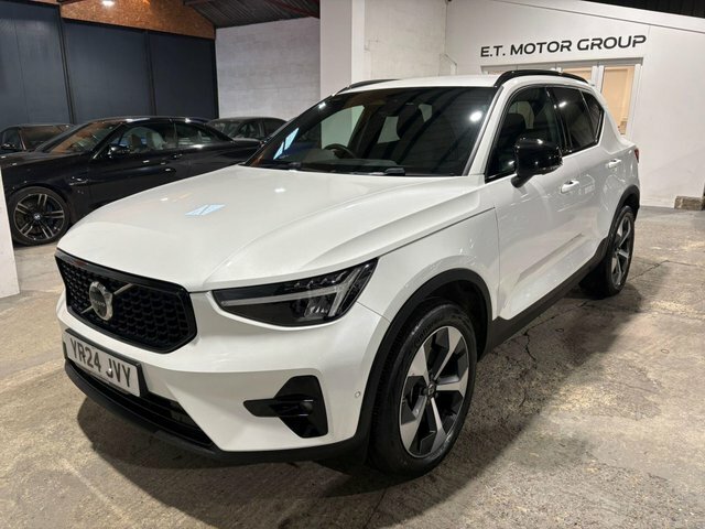 Volvo XC40 2.0 B3 Mhev Plus Dark Dct Euro 6 S S White