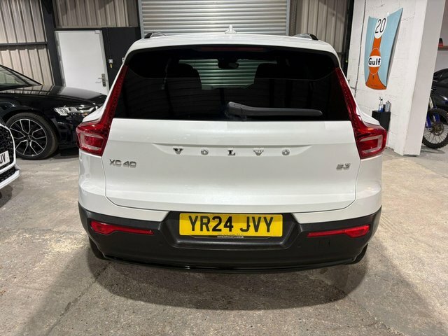 Volvo XC40 2.0 B3 Mhev Plus Dark Dct Euro 6 S S YR24JVY White #4