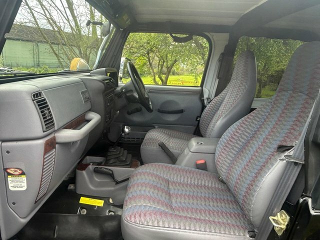 Jeep Wrangler 4.0 Sahara Hard Top 4X4 Black #19