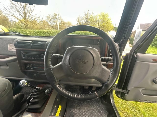 Jeep Wrangler 4.0 Sahara Hard Top 4X4 Black #21