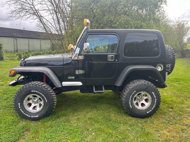 Jeep Wrangler 4.0 Sahara Hard Top 4X4 Black #10